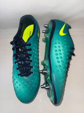 Load image into Gallery viewer, Nike magista obra Sg