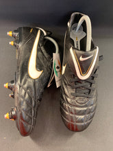 Load image into Gallery viewer, Nike Tiempo legend Sg Uk 8