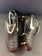 Load image into Gallery viewer, Nike Tiempo legend Sg Uk 8