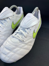 Load image into Gallery viewer, Nike Tiempo legend Uk 8