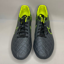 Load image into Gallery viewer, Nike Tiempo legend V sg pro