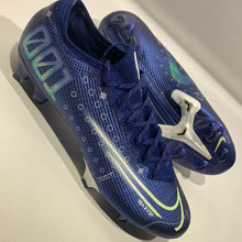 Load image into Gallery viewer, Nike mercurial vapor 13 elite MDS uk 11 FG