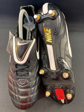 Load image into Gallery viewer, Nike Tiempo legend Sg Uk 8