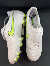 Load image into Gallery viewer, Nike Tiempo legend Uk 8