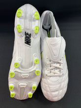 Load image into Gallery viewer, Nike Tiempo legend Uk 8