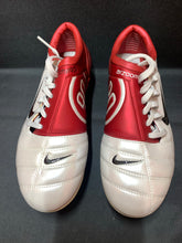 Load image into Gallery viewer, Nike total 90 air zoom Uk 6.5